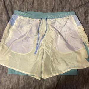 Nike 2-1 7inch shorts